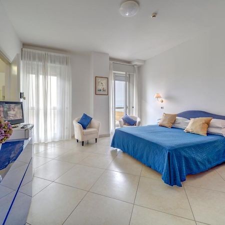 Hotel Carlton Beach Rimini Exterior photo