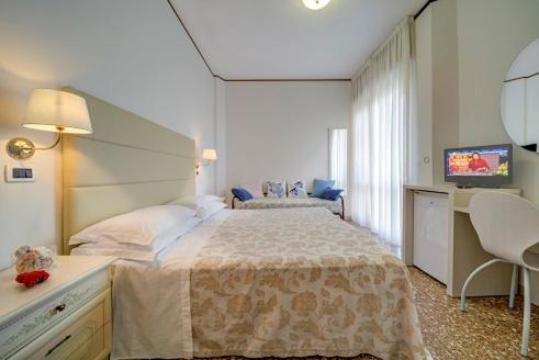 Hotel Carlton Beach Rimini Exterior photo