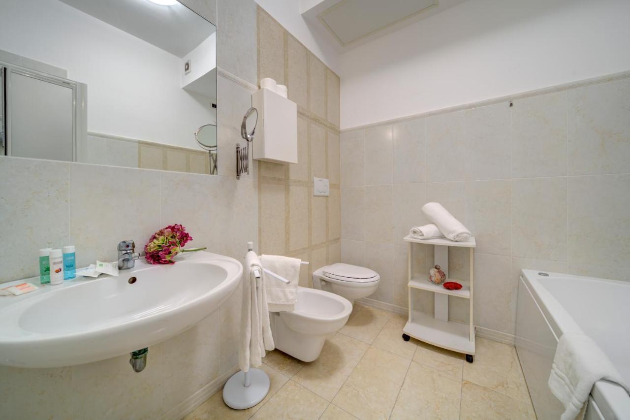 Hotel Carlton Beach Rimini Exterior photo